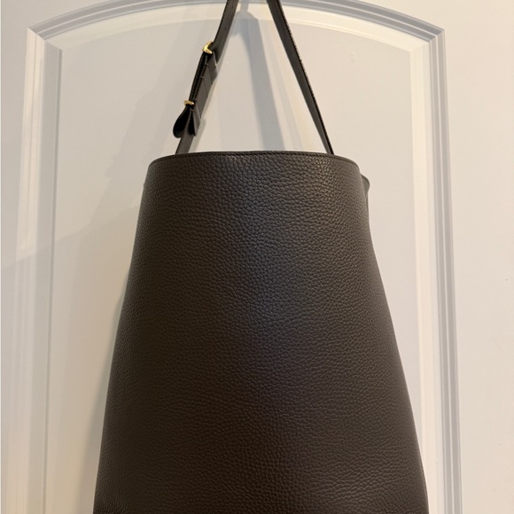 Cuyana Handbags - Cuyana Dark Gray Linea Leather Bucket Bag